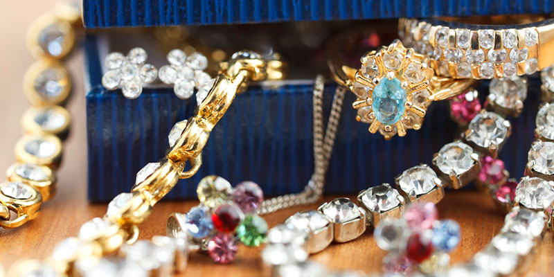 How to Identify the Different Categories in Women's Jewelry